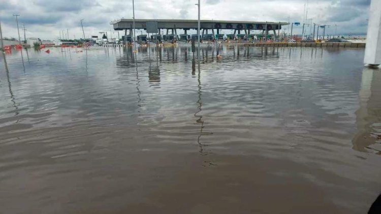 Cierran Circuito Exterior Mexiquense tras afectaciones por lluvias