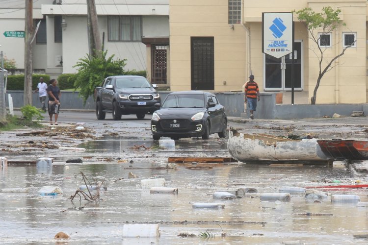 Huracán Beryl deja varios muertos en su paso por las islas del Caribe