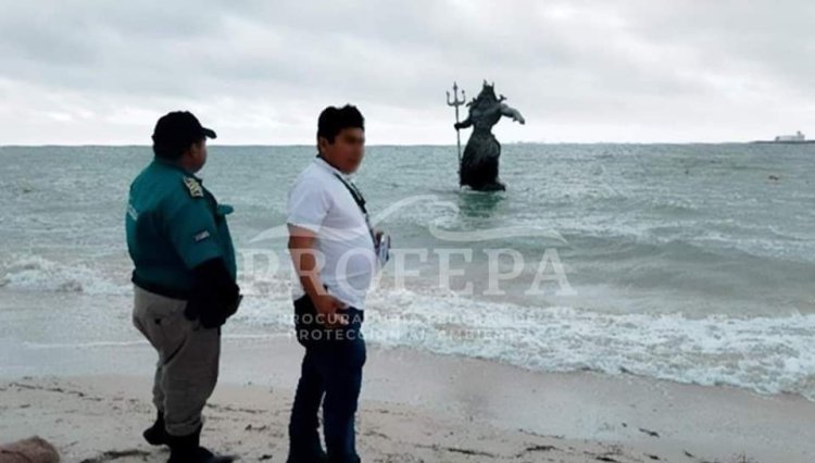 Profepa clausura estatua de Poseidón en Yucatán