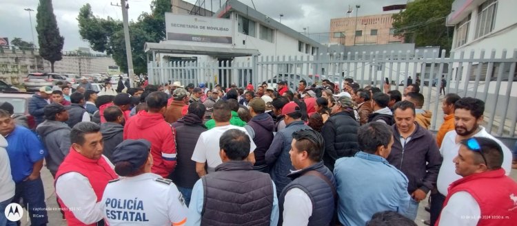 Transportistas del Valle de Toluca denuncian abusos de funcionarios y policías