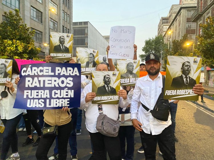 Desde dos frentes se manifiestan alumnos y trabajadores de la UAS en CDMX