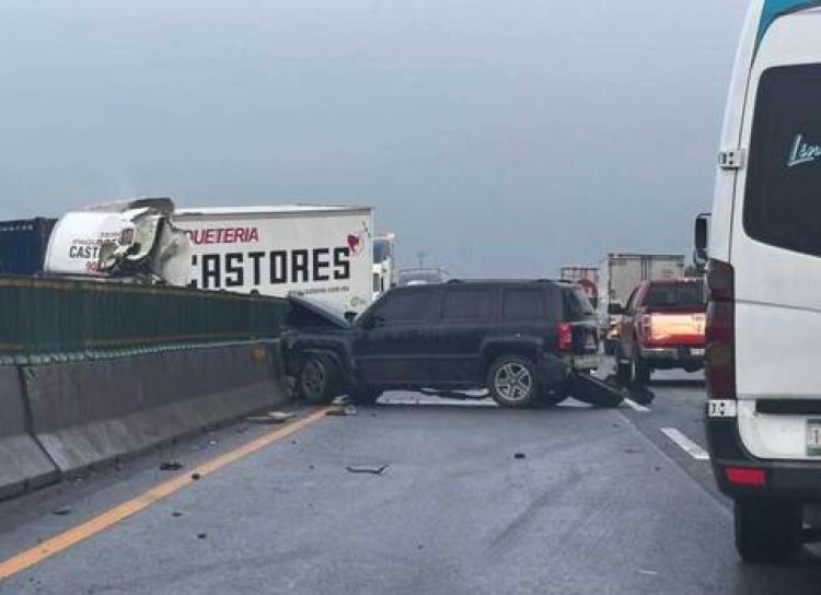 Accidente vial en Circuito Mexiquense ocasiona tráfico pesado