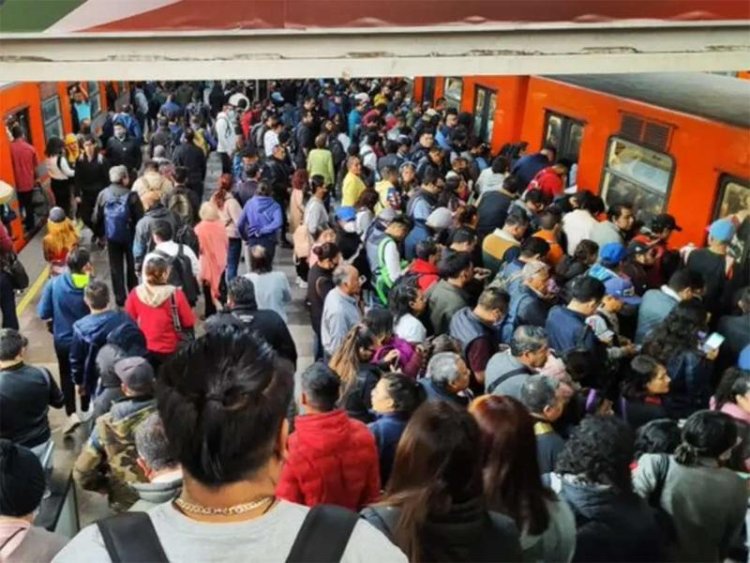 Colapsan varias Líneas del Metro CDMX y éste afirma que no hay ningún problema