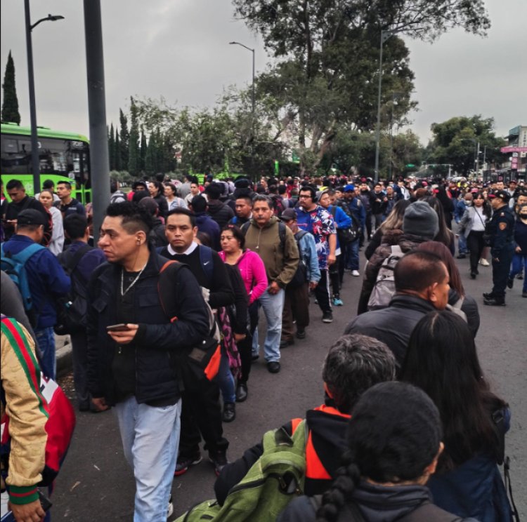 Suspenden servicio en Línea 1 del Metro de la CDMX; miles de usuarios son afectados