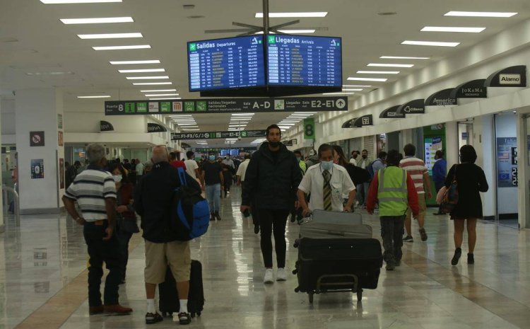 México trasladó a 59.6 millones de pasajeros en avión durante primera mitad de 2024