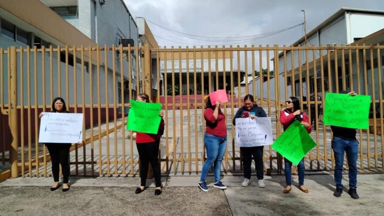 Por cierre de estancia infantil se manifiestan padres de familia contra ISSSTE