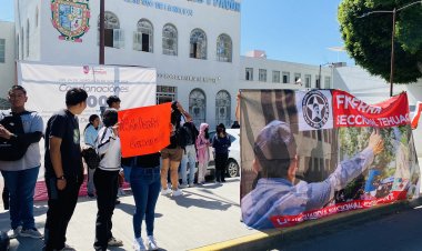 Pedro Tepole suspende obra en Bachillerato en Tehuacán