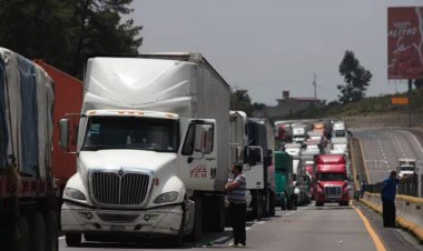 Tras casi tres días de bloqueos en la México-Puebla llegan a un acuerdo para liberar vialidad