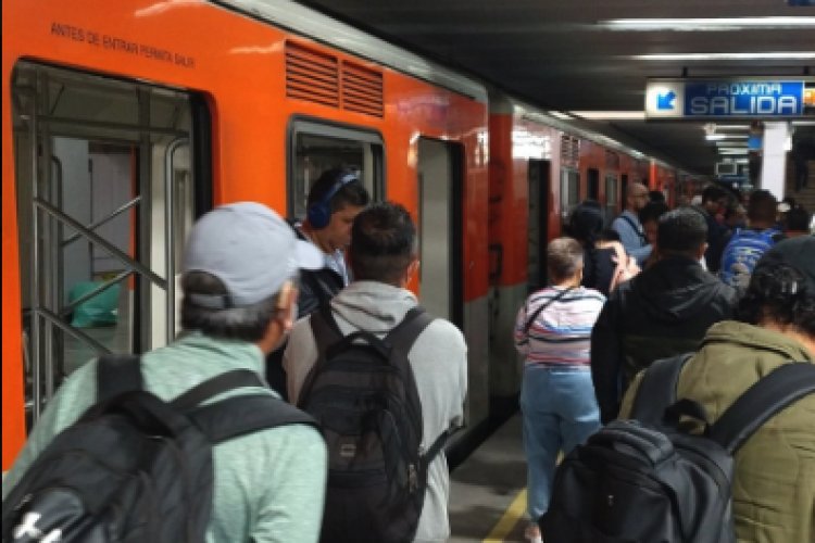 Muere persona por arrojarse a las vías del Metro en la Línea 2