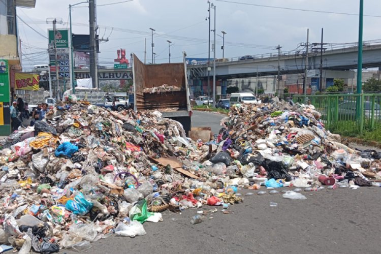 En Chimalhuacán recolectores de basura bloquean vialidades para pedir seguridad ante presuntas extorsiones