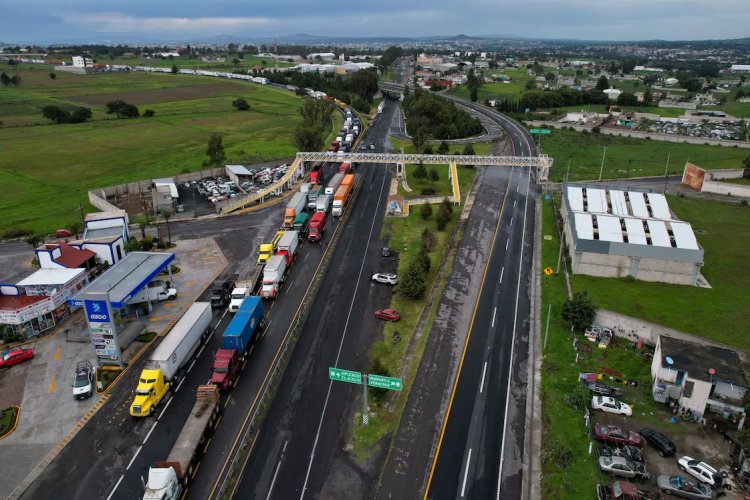 Reabren autopista México-Puebla luego de casi dos días de bloqueos