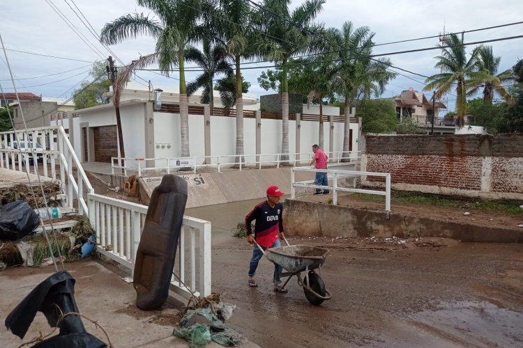 Lluvias dejan afectaciones en la colonia 6 de Enero en Culiacán