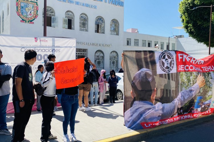 Pedro Tepole suspende obra en Bachillerato en Tehuacán