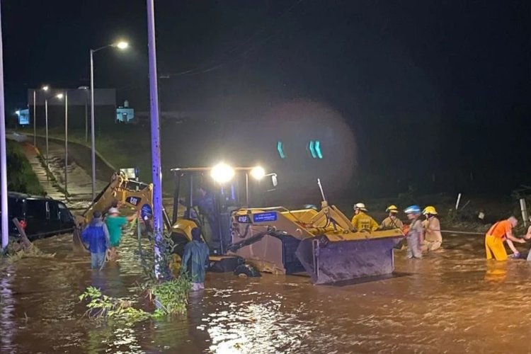 Reportan emergencia en Zapotlanejo, Jalisco por fuertes inundaciones