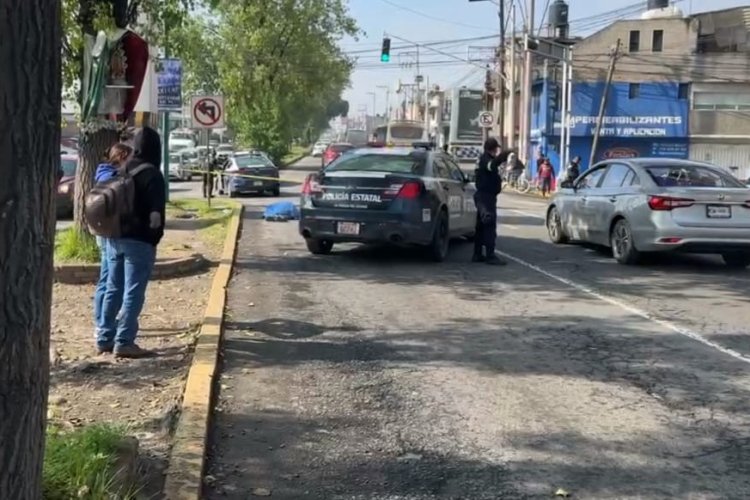 Muere abuelito tras ser embestido por camión de carga en Toluca