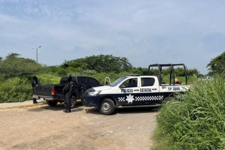 Encuentran ambulancia abandonada con dos paramédicos muertos en su interior en Omealca