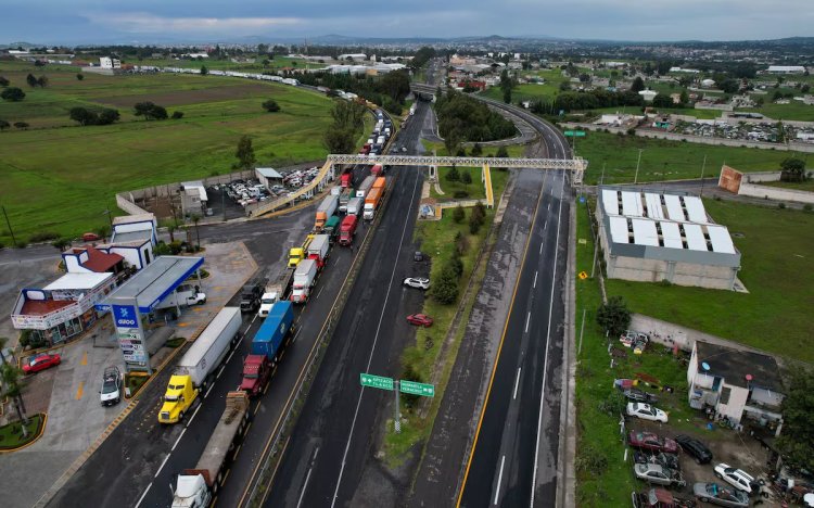 Reabren autopista México-Puebla luego de casi dos días de bloqueos