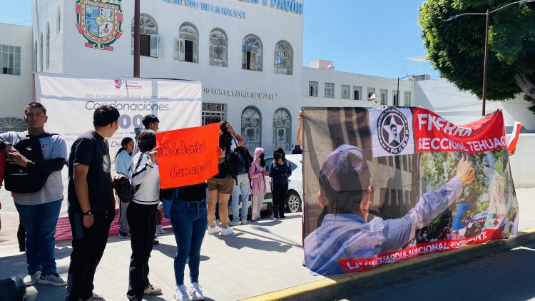 Pedro Tepole suspende obra en Bachillerato en Tehuacán