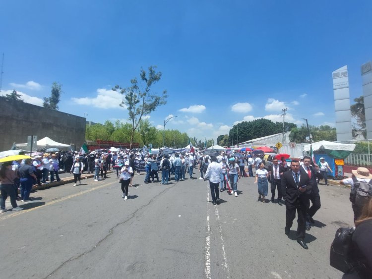 Trabajadores del Poder Judicial realizan manifestación en la Cámara de Diputados