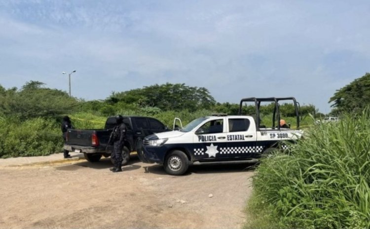 Encuentran ambulancia abandonada con dos paramédicos muertos en su interior en Omealca