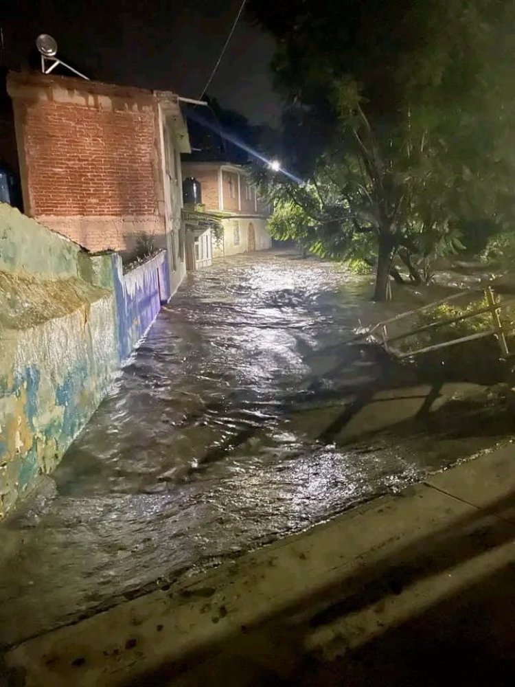 Chalco se inunda de nuevo por fuertes lluvias del miércoles en la noche