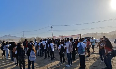 Jóvenes de preparatoria en Los Cabos, exigen condiciones dignas para estudiar