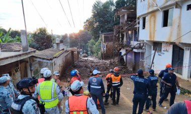 Mueren tres personas en derrumbe ocurrido en Xalapa, Veracruz