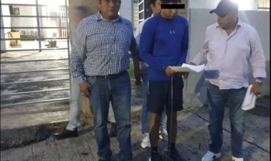 Detienen a dos estudiantes por presunto secuestro y asesinato de profesor en Veracruz