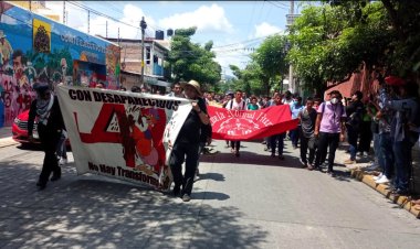 Realizan marcha en Guerrero a casi 10 años de la desaparición de los 43 normalistas de Ayotzinapa