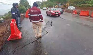 Reportan trabajos deficientes en reparación de socavón en carretera Tenango del Valle-Tenancingo