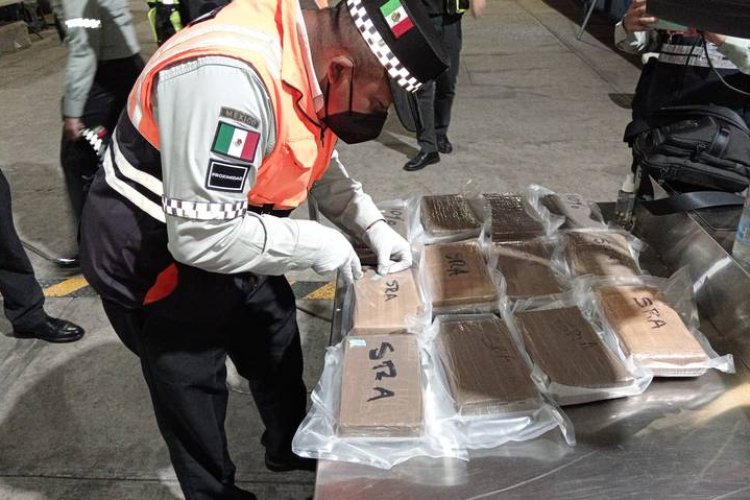 Aseguran paquetes de presunta droga en Aeropuerto de Toluca