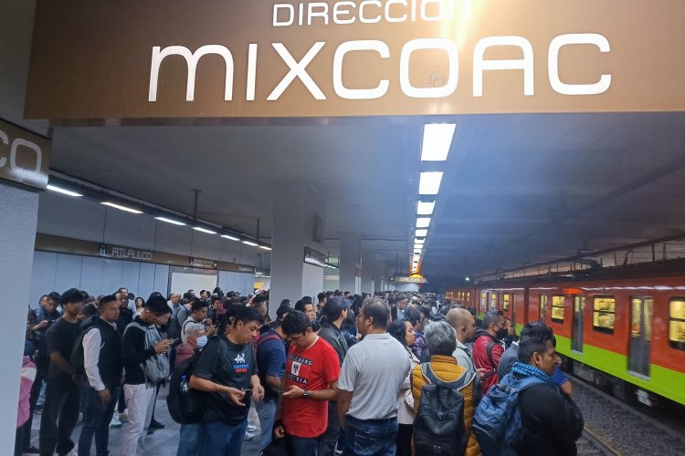 Usuarios reportan servicio detenido en la Línea 12 del Metro