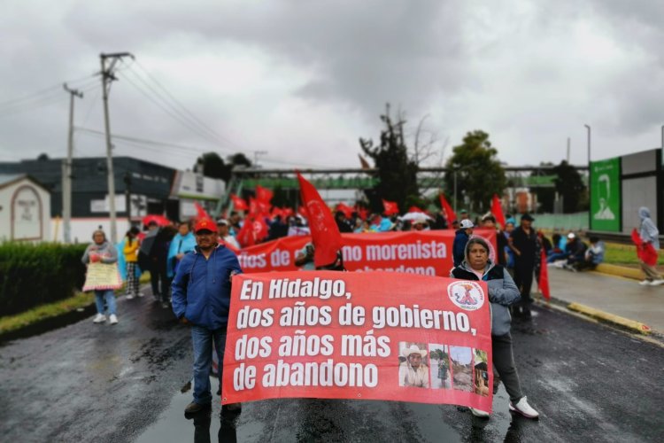 Gobierno de Hidalgo reprime protesta de antorchistas en segundo informe del gobernador