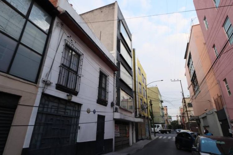 Encuentran cuerpo en descomposición en un departamento de la colonia Roma