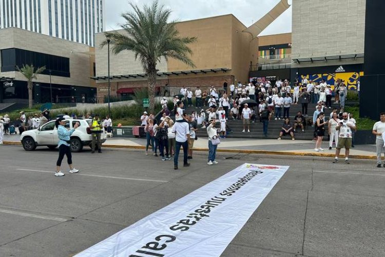 Habitantes de Culiacán, Sinaloa realizan marcha para exigir paz ante la ola de violencia