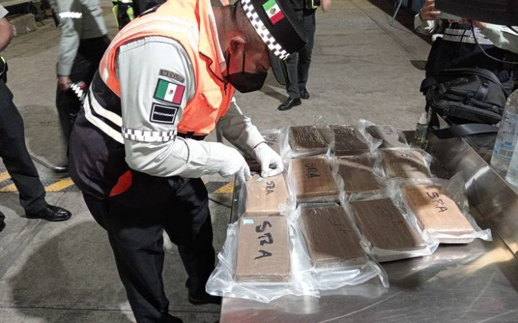 Aseguran paquetes de presunta droga en Aeropuerto de Toluca