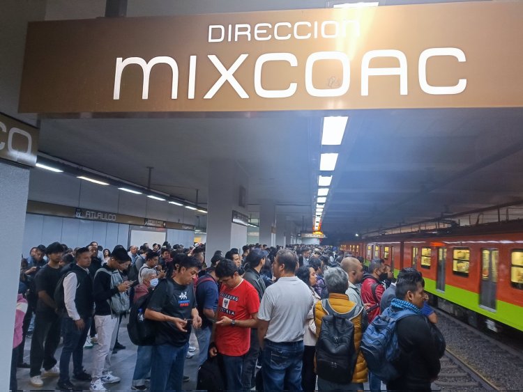 Usuarios reportan servicio detenido en la Línea 12 del Metro