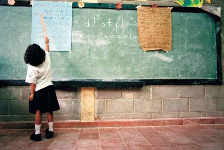 México reporta el gasto más bajo en educación entre miembros de la OCDE