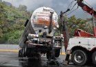 Por volcadura de pipa  de combustible evacuan Jardín de Niños en Nogales.