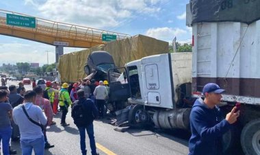 Reportan fuerte accidente provocado por un tráiler en la autopista México-Puebla