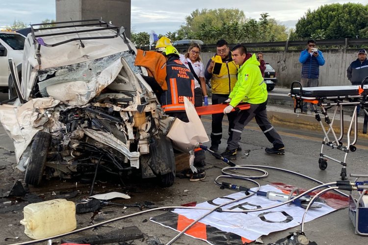 Fuerte accidente vehicular en la México-Puebla deja al menos tres heridos