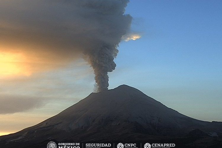 Por actividad volcánica del Popocatépetl suspenden vuelos en aeropuerto de Puebla