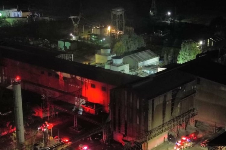 Mueren 12 personas tras incendio en fábrica de acero en Tlaxcala