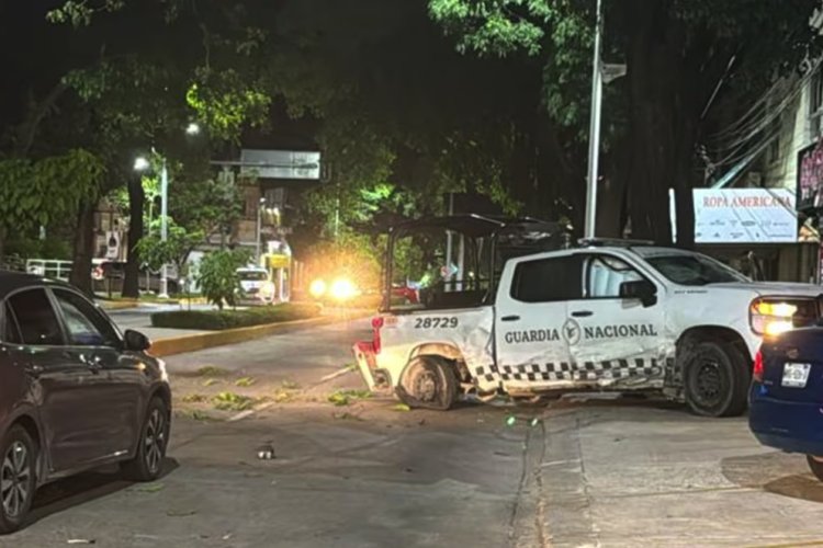 Guardia Nacional provoca accidente en Tabasco; llevaban bebidas alcohólicas en su camioneta