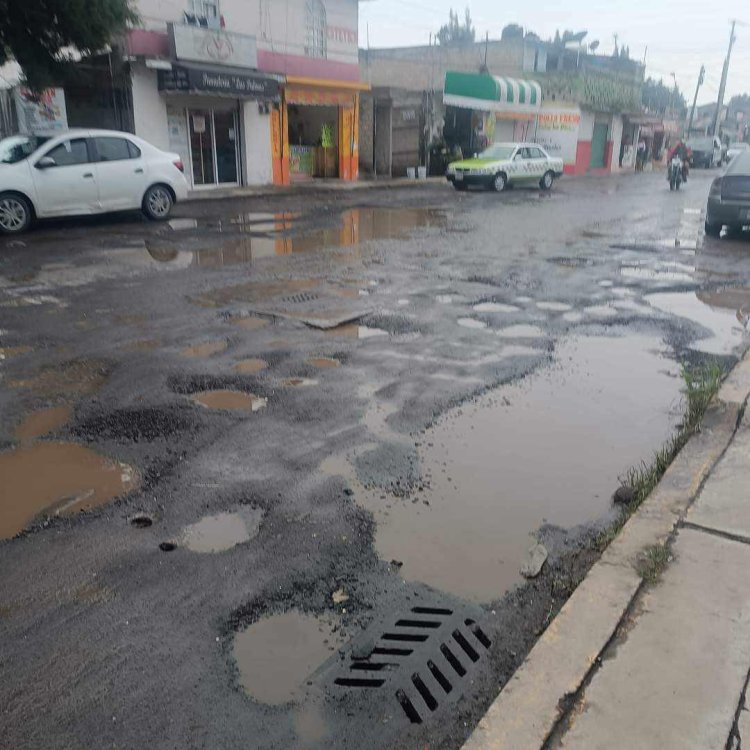 Se agudizan quejas del mal estado de calles y carreteras en el Edomex