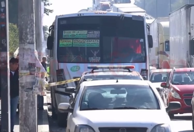 Muere pasajero de transporte público de un infarto en Toluca