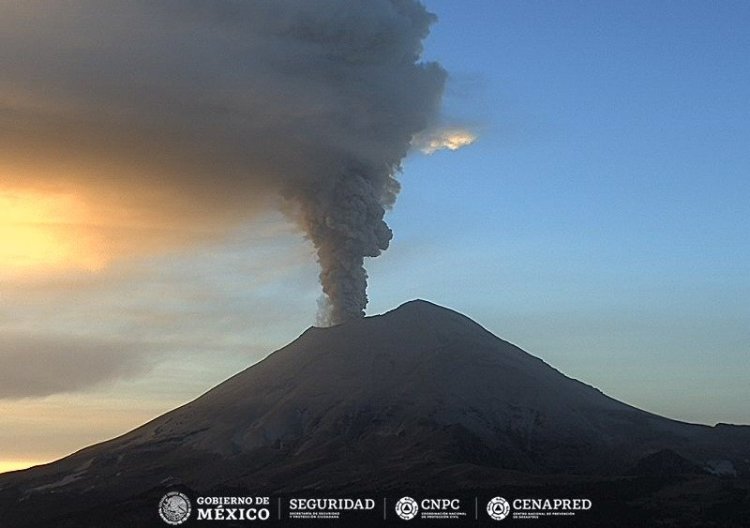 Por actividad volcánica del Popocatépetl suspenden vuelos en aeropuerto de Puebla