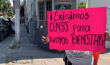 Protestan damnificados por huracán John para exigir apoyos y ser incluidos en el censo