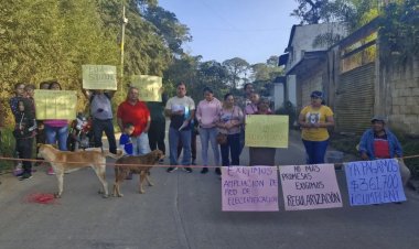 Cierran acceso a relleno sanitario como protesta por incumplimiento de CFE en Xalapa, Veracruz