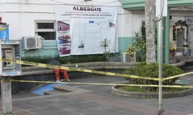 Niegan atención médica a hombre y muere a las afueras de hospital en Xalapa, Veracruz